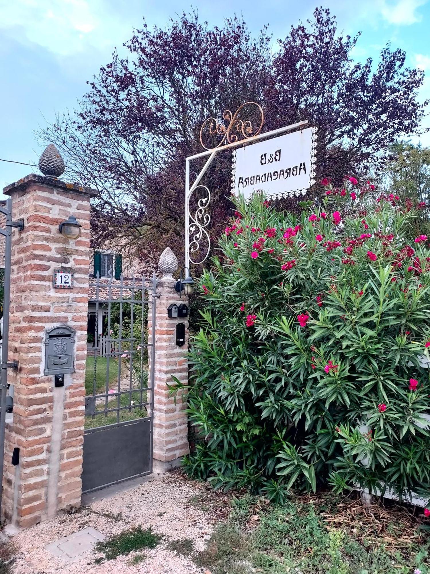 B&B Abracadabra Ghibullo Exteriör bild